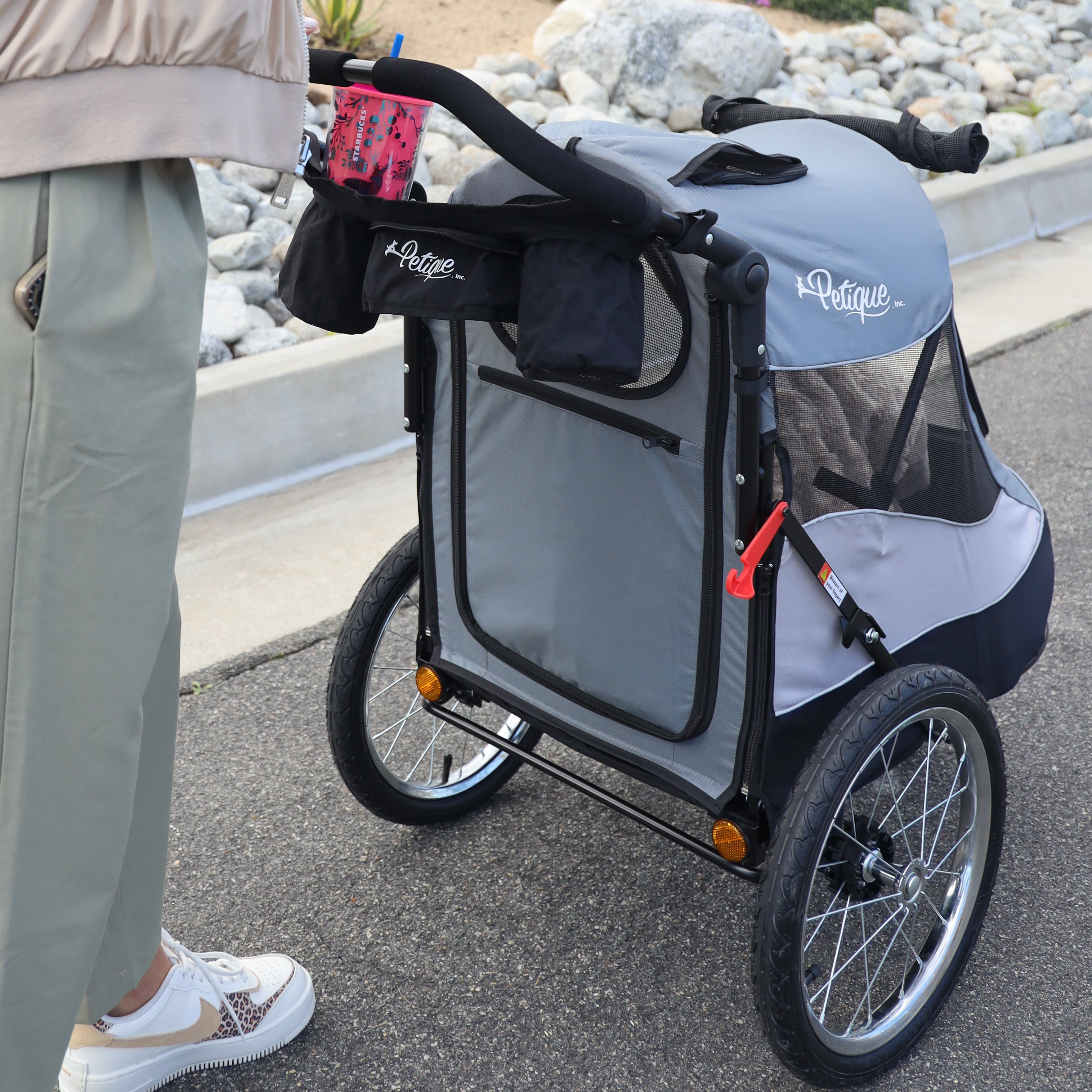 Safari pet outlet stroller